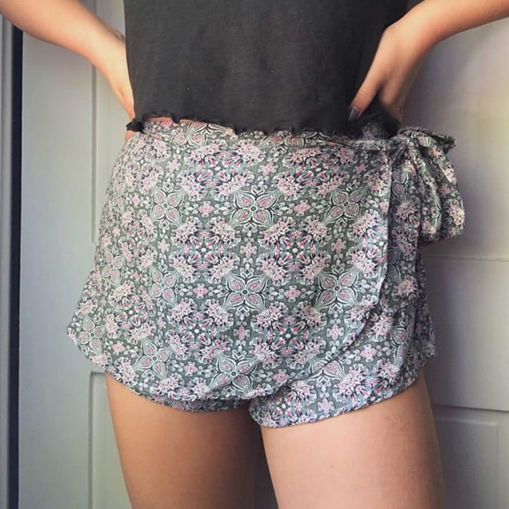 Floral patterned wrap shorts